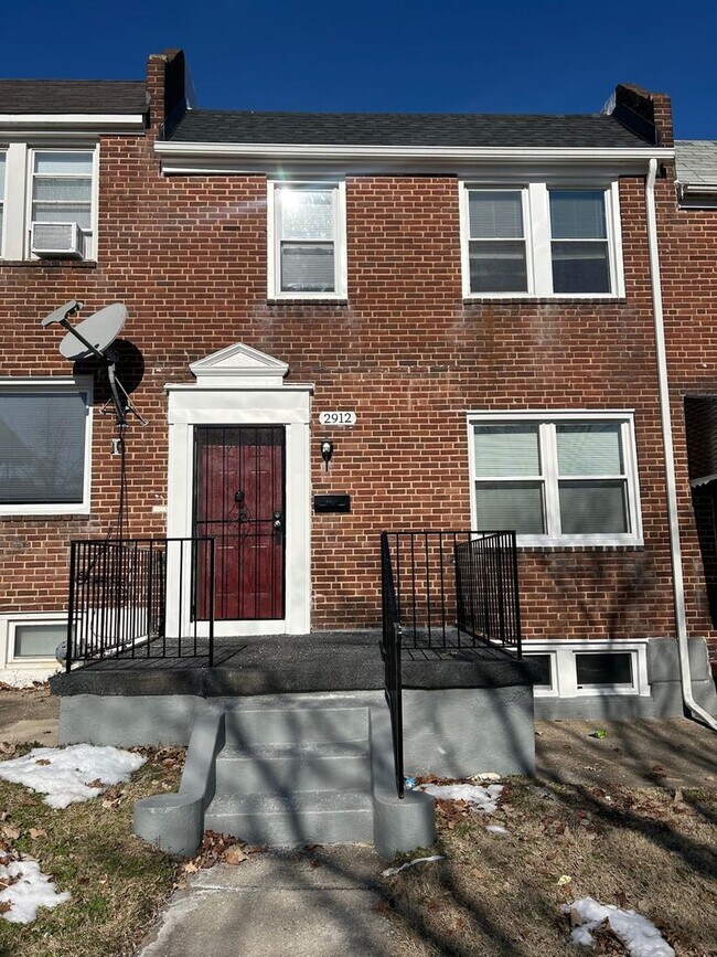 Building Photo - Baltimore - 4 bedrooms and 3 Bathrooms Available!