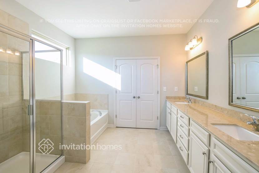 Building Photo - 11326 Cedarvale Farm Pkwy