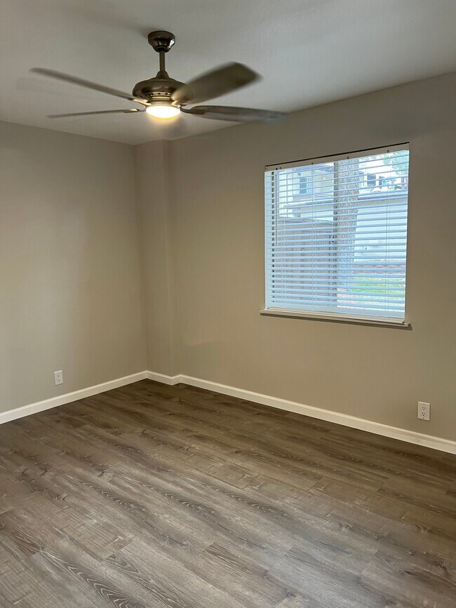 Building Photo - 1601 Pennsylvania St NE