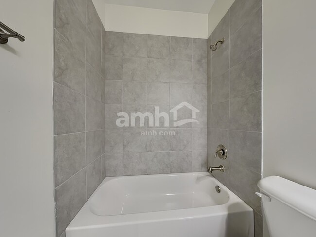 Building Photo - 5571 Stonecrest Dr