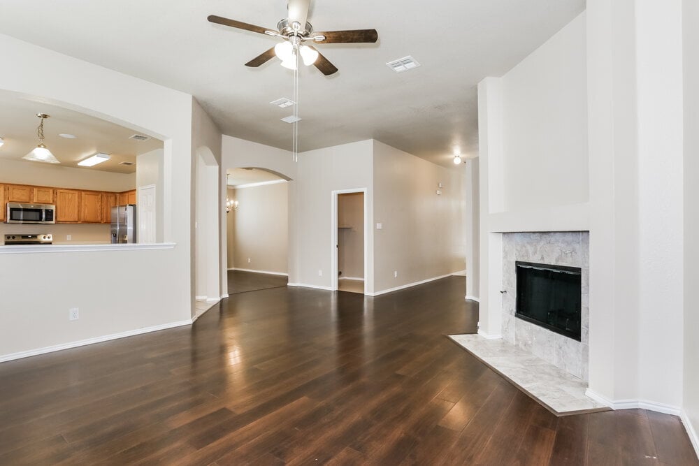 Building Photo - 2713 Meadowview Dr