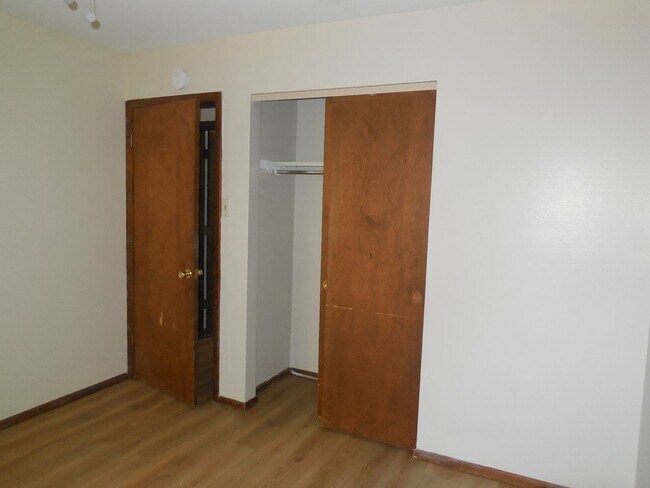 Building Photo - 1228-1230  Olivette