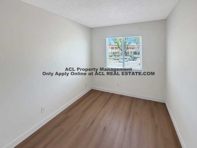 Building Photo - Spacious, Centrally Located 4 Bedroom 3 Bathroom Home