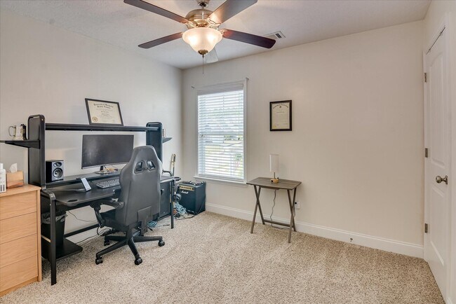 Building Photo - 2507 Kari Ln