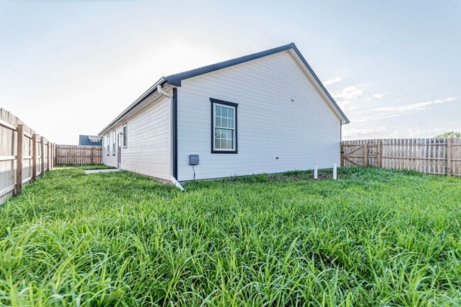 Building Photo - Please View 3D Virtual Walk-Through Before...