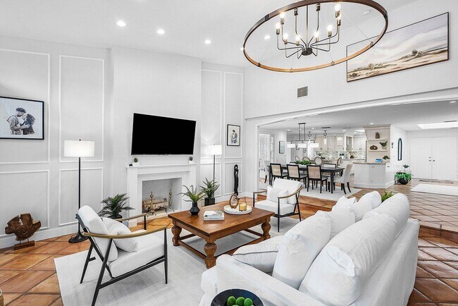 Building Photo - 18 Bristol Ln