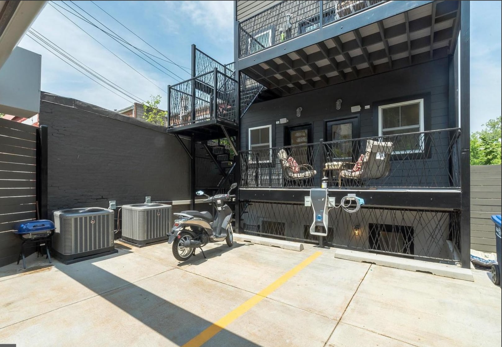 Building Photo - 1336 Parkwood Pl NW