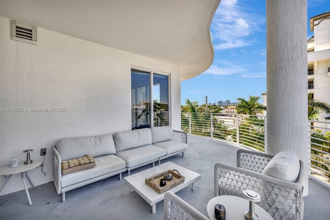 Building Photo - 612 Bayshore Dr