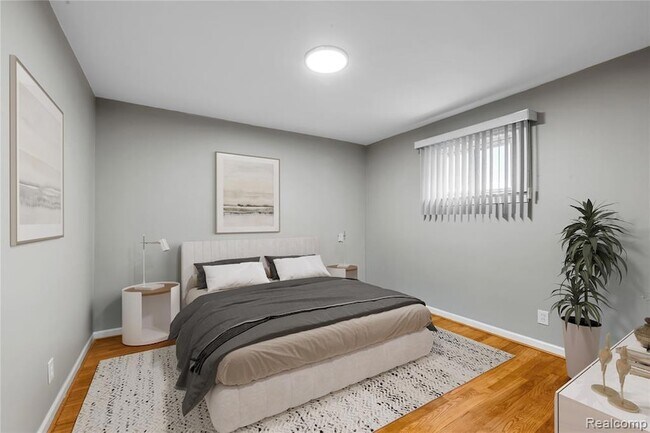 Building Photo - 3216 Maplewood Ave