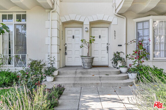 Building Photo - 6053 Scenic Ave