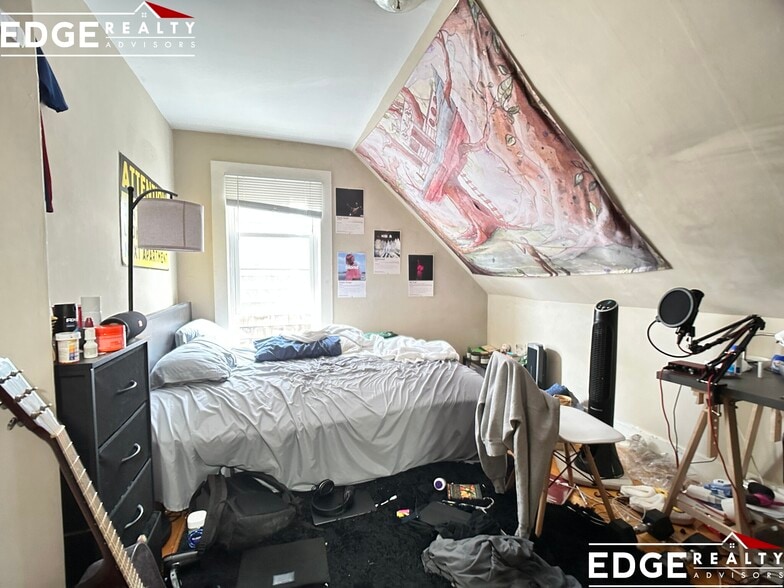 Building Photo - 43 Pratt St