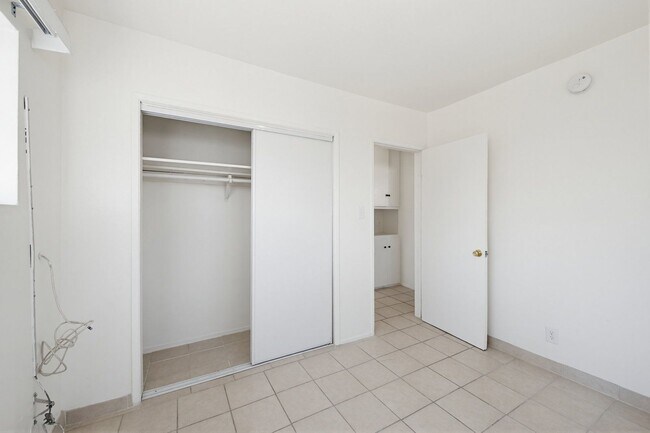 Building Photo - 1224 Normandie Ave