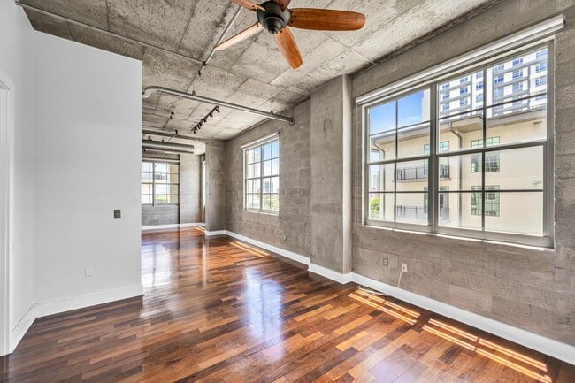 Building Photo - 411 NW 1st Ave