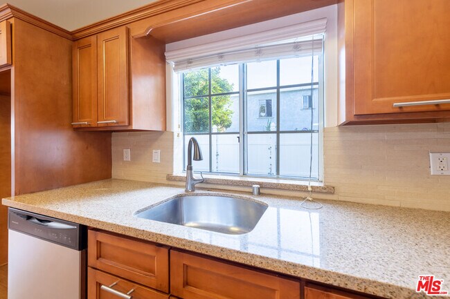 Building Photo - 5426 Colfax Ave