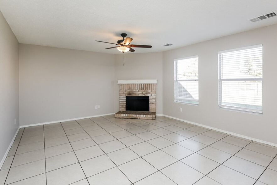 Building Photo - 532 Hertford St