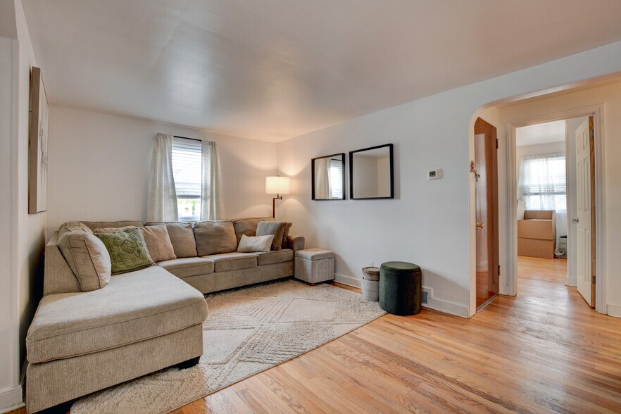 Building Photo - 238 Elmwood Ave