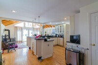 Building Photo - 313 High St