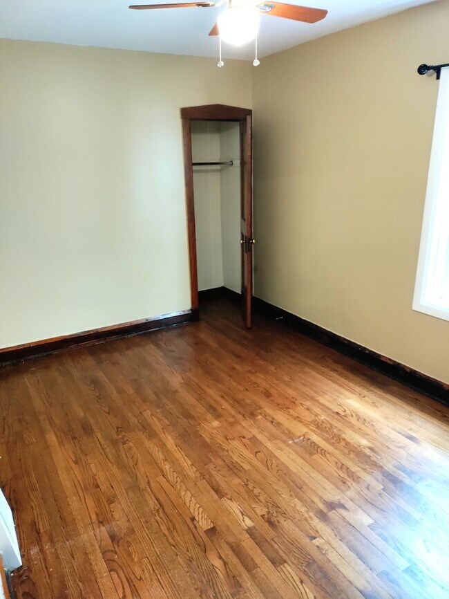 Building Photo - 7645 S Throop St