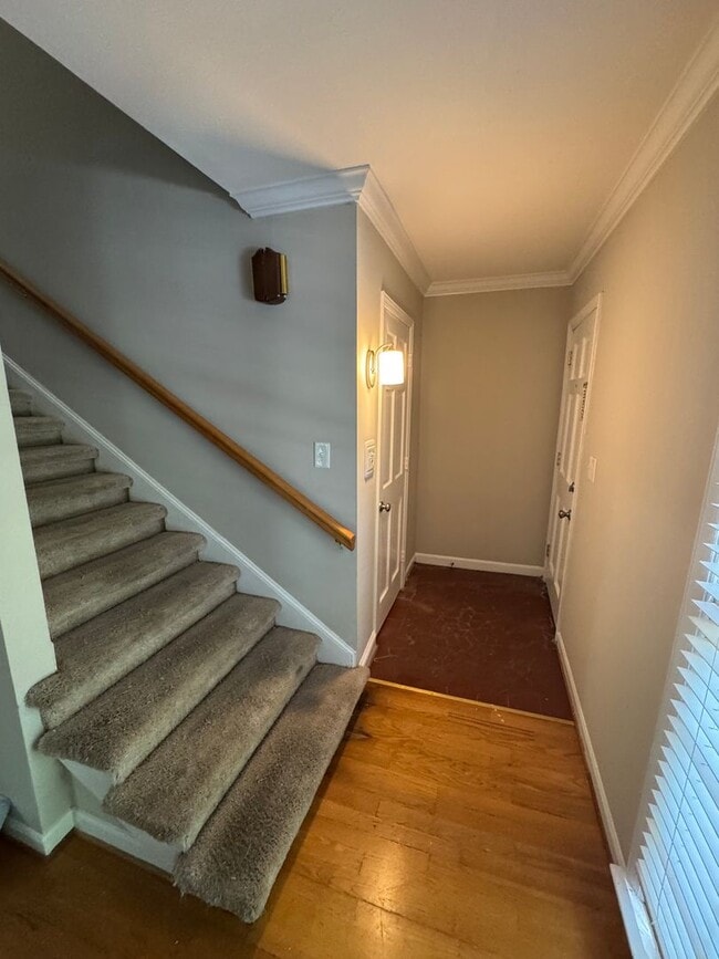 Building Photo - Live at the Center of Modern Conveniences & Entertainment.(500.00 off first full months rent)