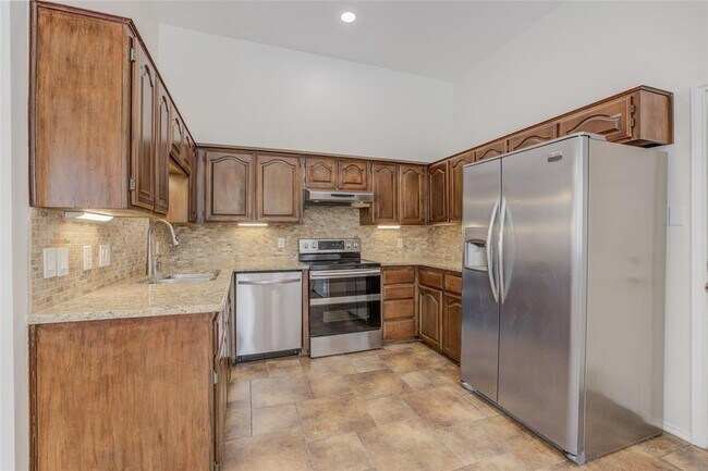 Building Photo - 10002 Talleyran Dr