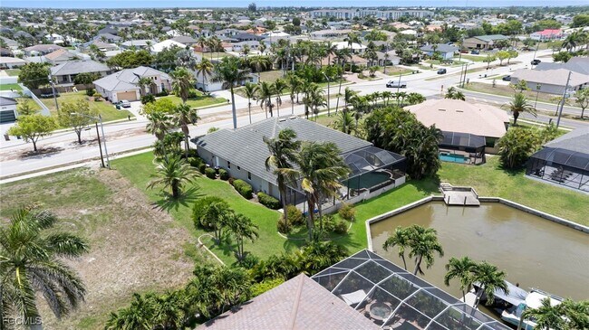 Building Photo - 4009 Chiquita Blvd S