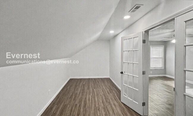 Building Photo - Modern Living in Saddle Bridge with Private Patio / 4 Beds and 2.5 Bath / Available Now!