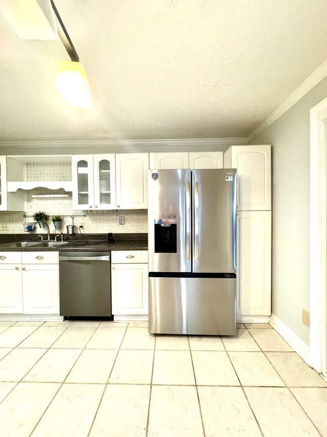 Building Photo - 308 Candlewood Dr