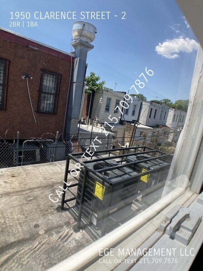 Building Photo - 1950 Clarence St