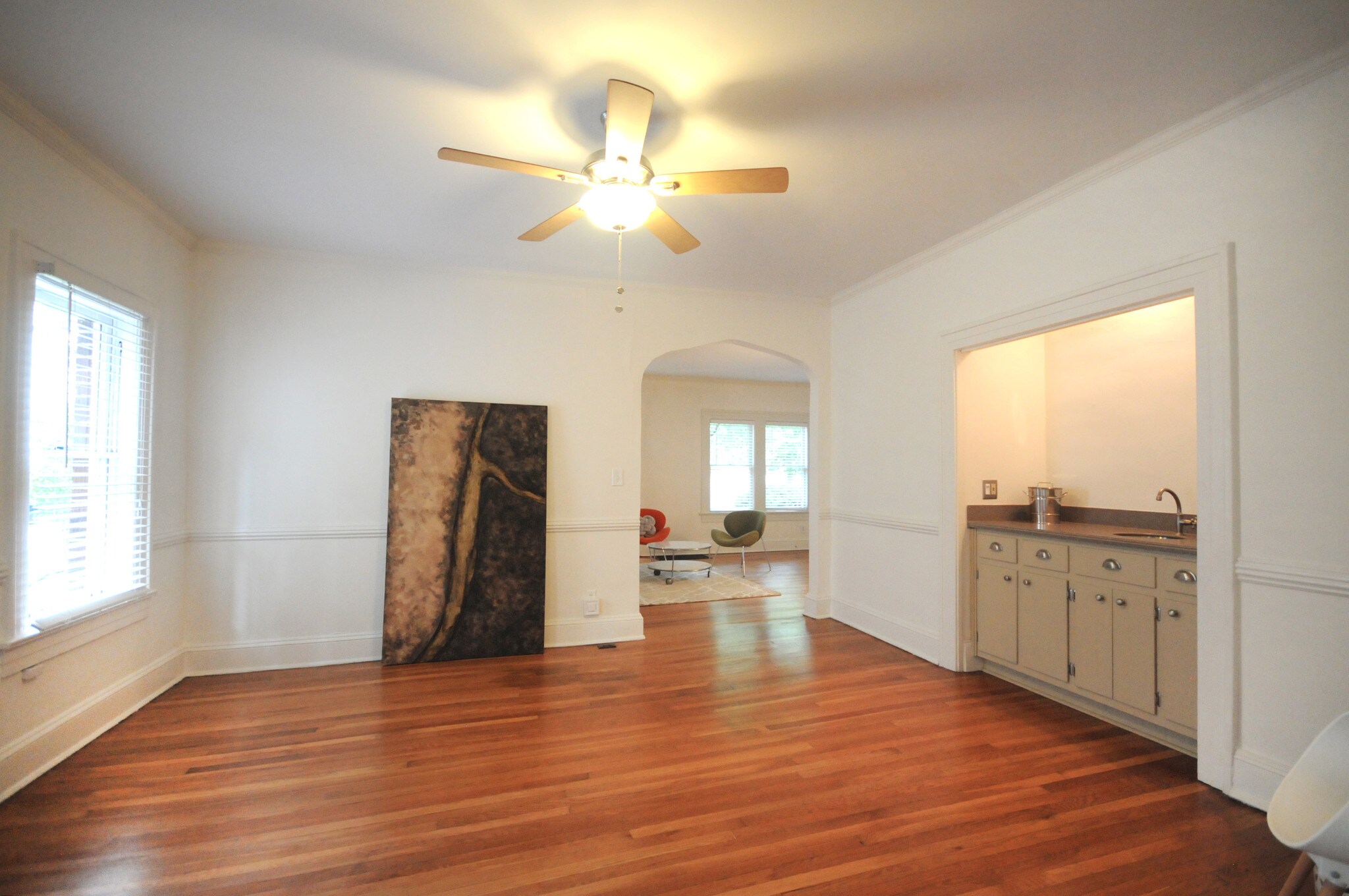 ***AVAILABLE JUNE 1*** - 861 Durant Pl NE