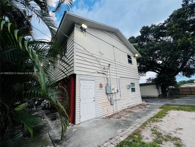 Building Photo - 2655 SE Carroll St