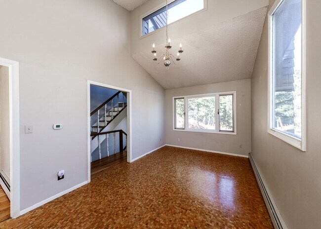 Building Photo - Palmer Park 3 bedroom