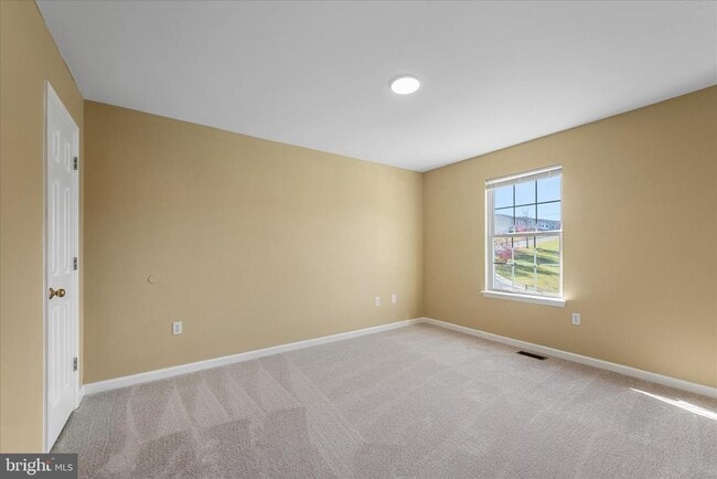 Building Photo - 400 Emily Ln