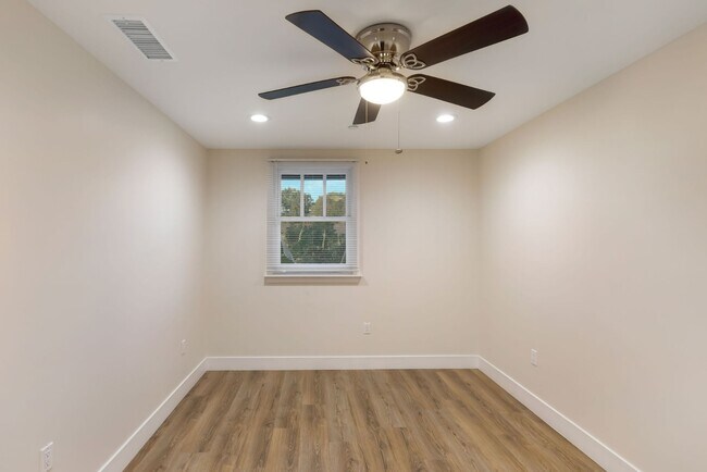 Building Photo - Brand New 2BR/2BA with Downtown LA Views in Historic Pico Union - First Time  on Market!
