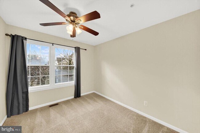 Building Photo - 6 Carob Ct