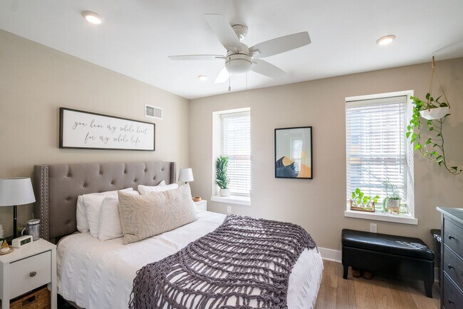 Building Photo - Two Bedroom Point Breeze Home