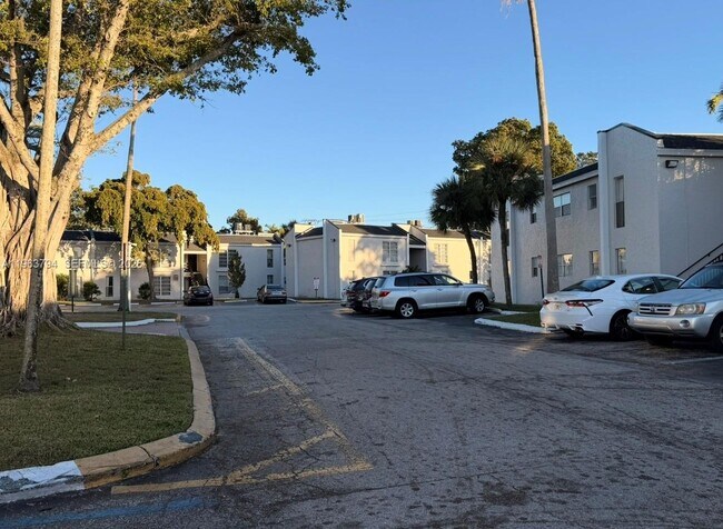 Building Photo - 4535 Treehouse Ln