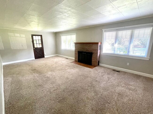 Building Photo - Nestled Away In Gig Harbor: A 3 Bedroom wi...