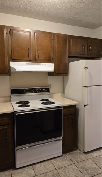 Building Photo - 1334 Spring Village Dr