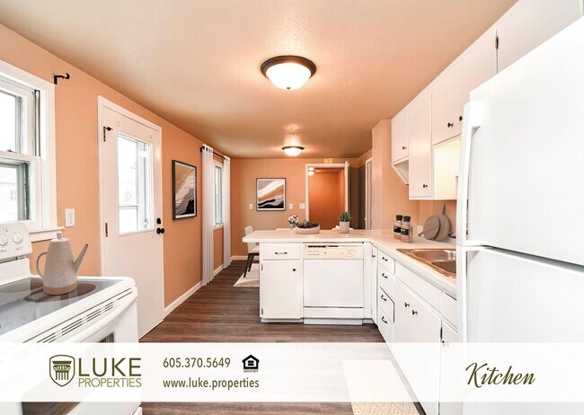 Building Photo - 226 N Lake Ave