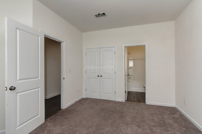 Building Photo - 5 BR/3 BTH Home in Selwyn Landing