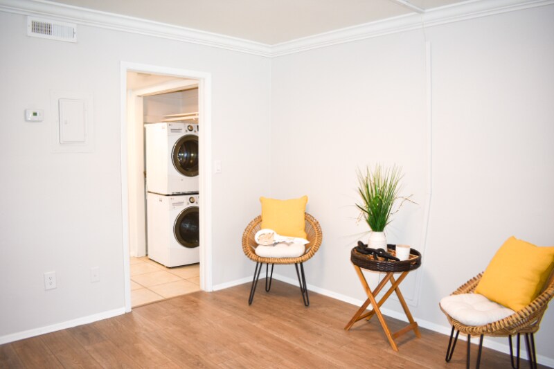 Building Photo - 3215 W Swann Ave