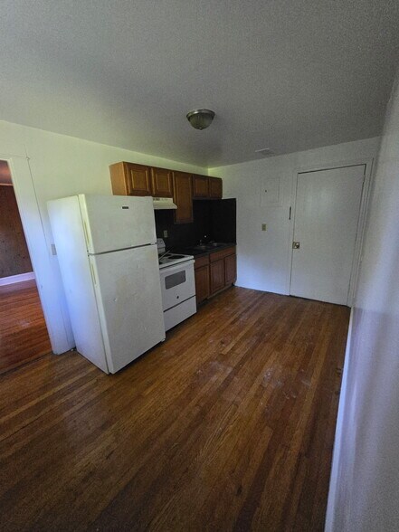 Building Photo - 409 9th St