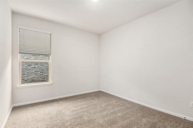 Building Photo - 724 Beebrush Dr