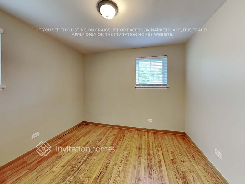 Building Photo - 373 Mors Ave