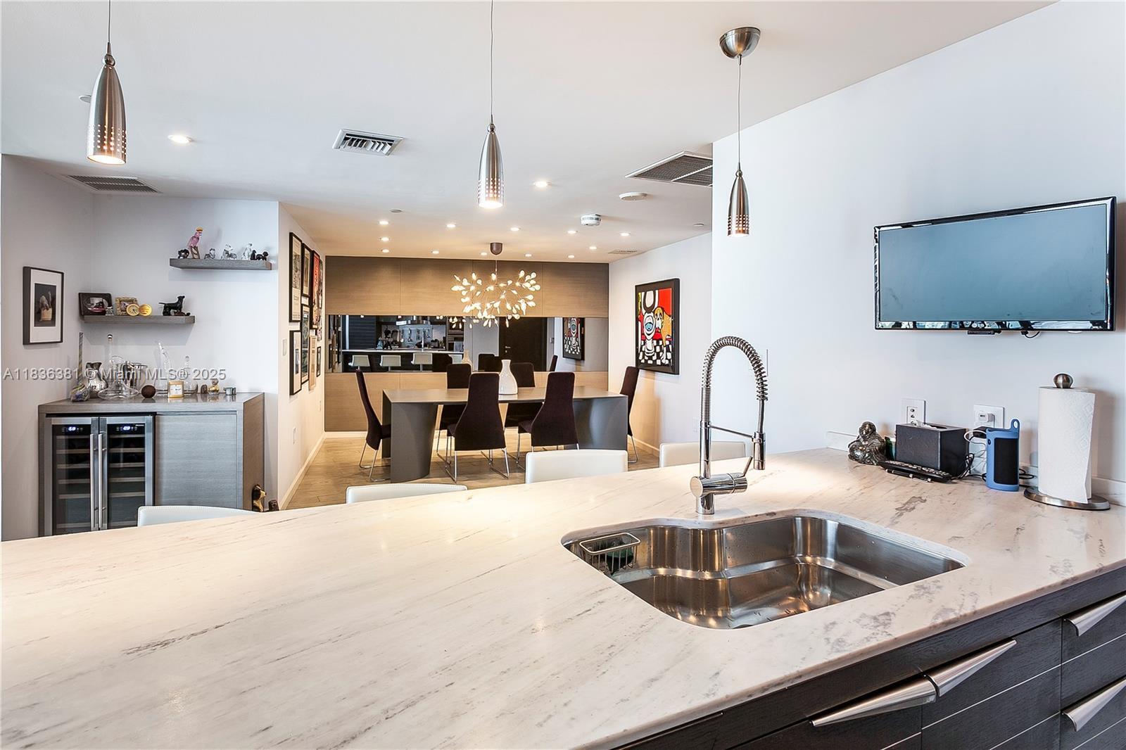 Building Photo - 200 Biscayne Boulevard Way