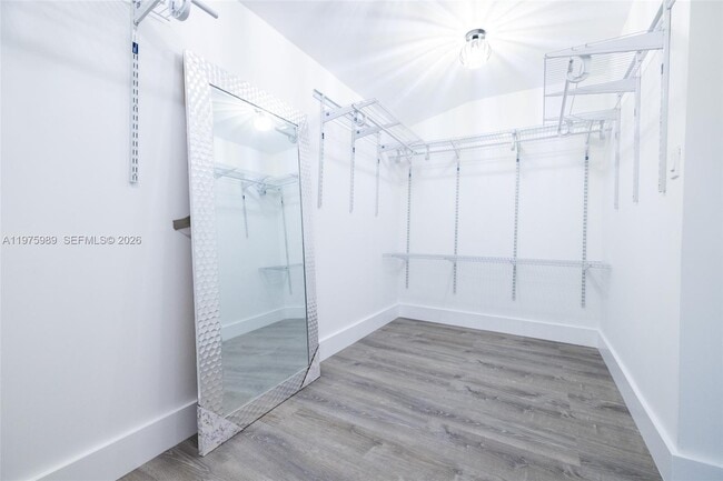 Building Photo - 3401 SW 17th St