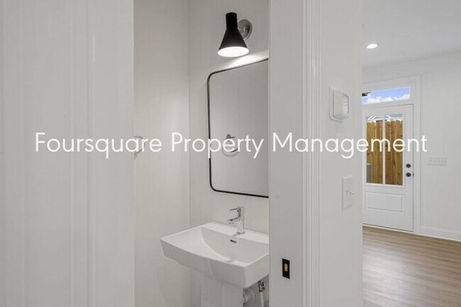 Building Photo - Modern 4-Bed / 3.5-Bath Townhome with Main Level Hard-Surface Floors , Back Patio – Easy Access t...