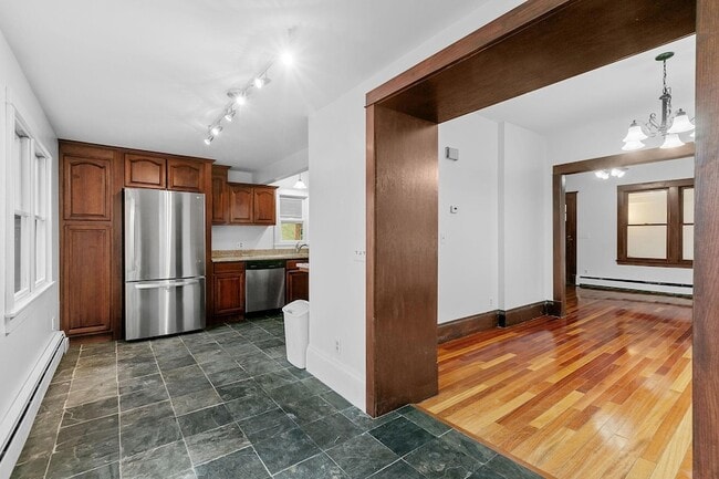 Building Photo - 1826 Franklin Ave SE