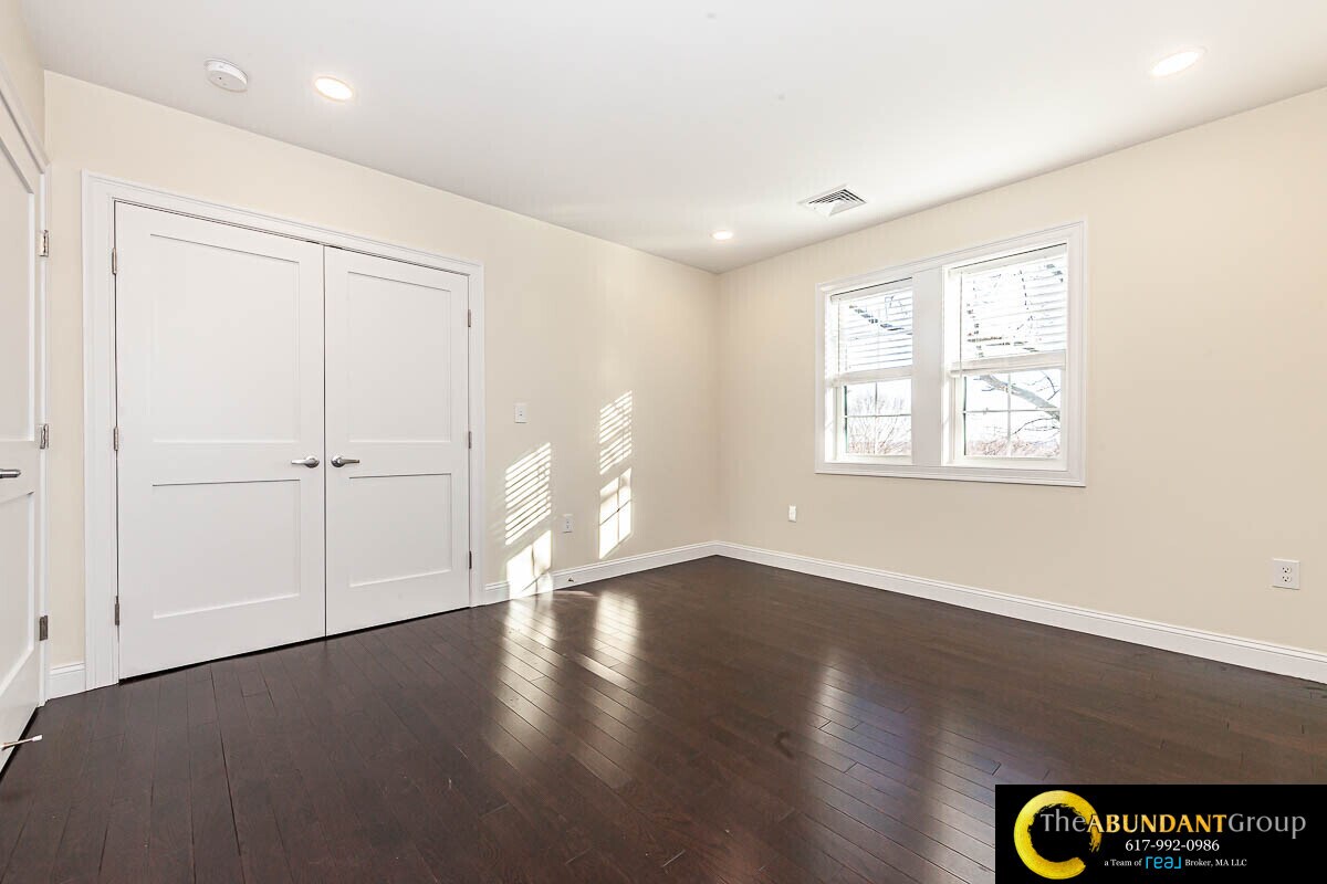 Building Photo - 48 Caldwell Rd