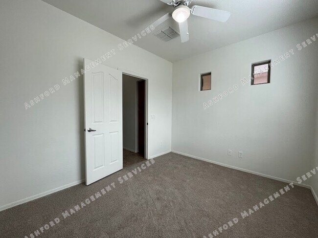 Building Photo - BEAUTIFUL 3 BEDROOM 2 BATHROOM HOUSE FOR R...